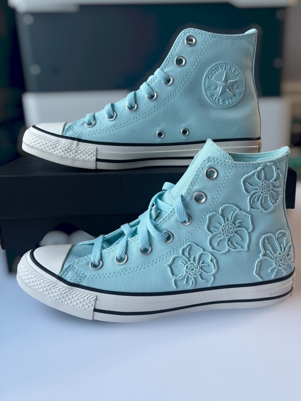 Sz 7.5 Women Converse All Star Hi Top Embroidered Flower Rained Out / Egret